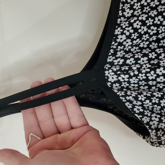 Le Cove Tank One-Piece Swim Suit Size 18 Black White Floral Dress Overlay - Picture 11 of 12